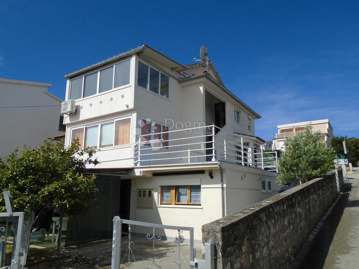 ROGOZNICA - CASA TERZA FILA DAL MARE CON VISTA