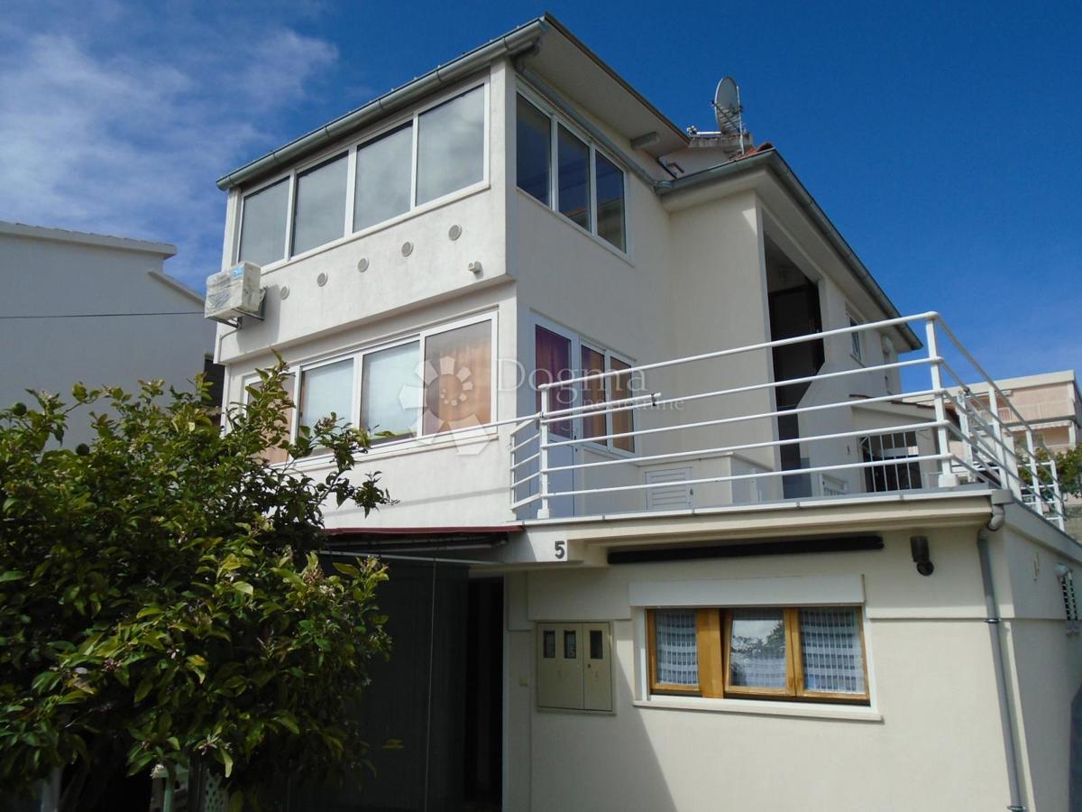 ROGOZNICA - CASA TERZA FILA DAL MARE CON VISTA