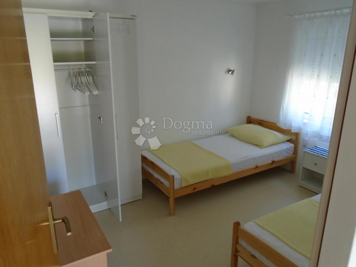 ROGOZNICA - CASA TERZA FILA DAL MARE CON VISTA