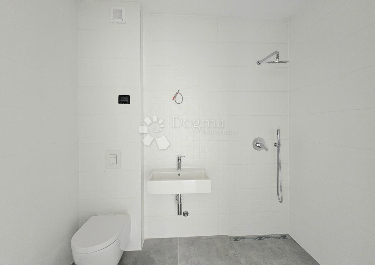 Umago, nuova costruzione,