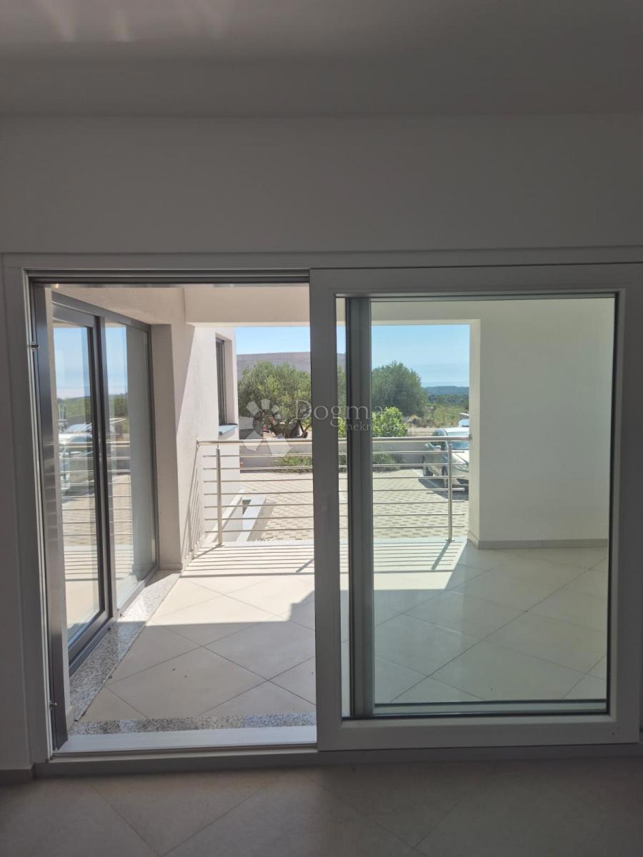 IN VENDITA – ELEGANTE APPARTAMENTO IN NUOVA COSTRUZIONE, PRIMOŠTEN