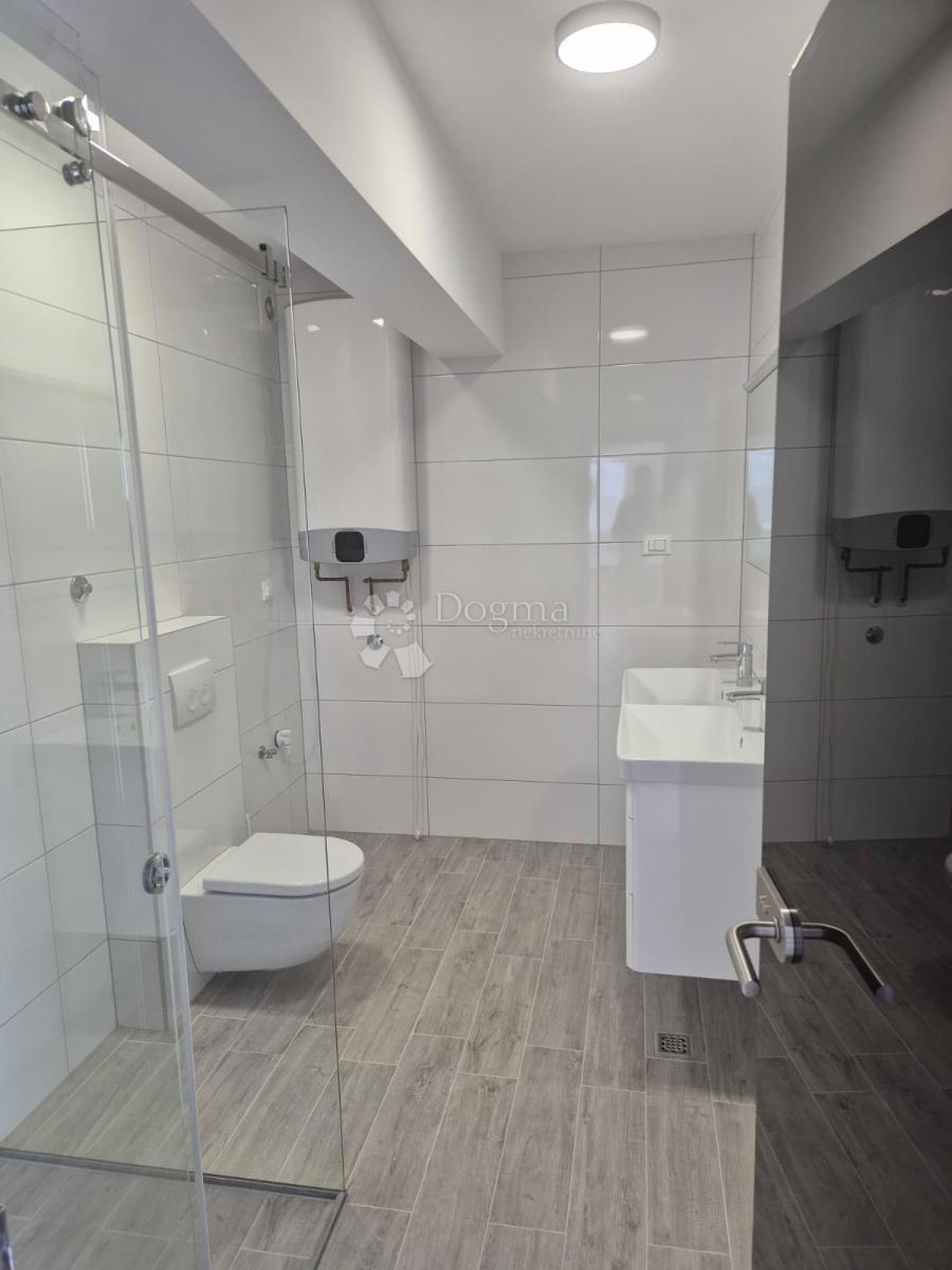 IN VENDITA – ELEGANTE APPARTAMENTO IN NUOVA COSTRUZIONE, PRIMOŠTEN