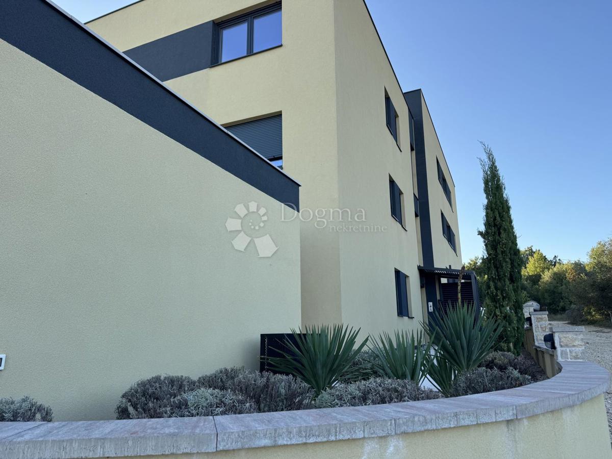 Allogio Maslenica, Jasenice, 107m2