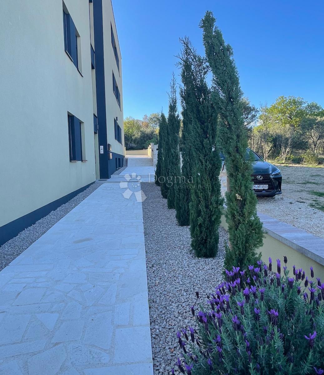 Allogio Maslenica, Jasenice, 107m2