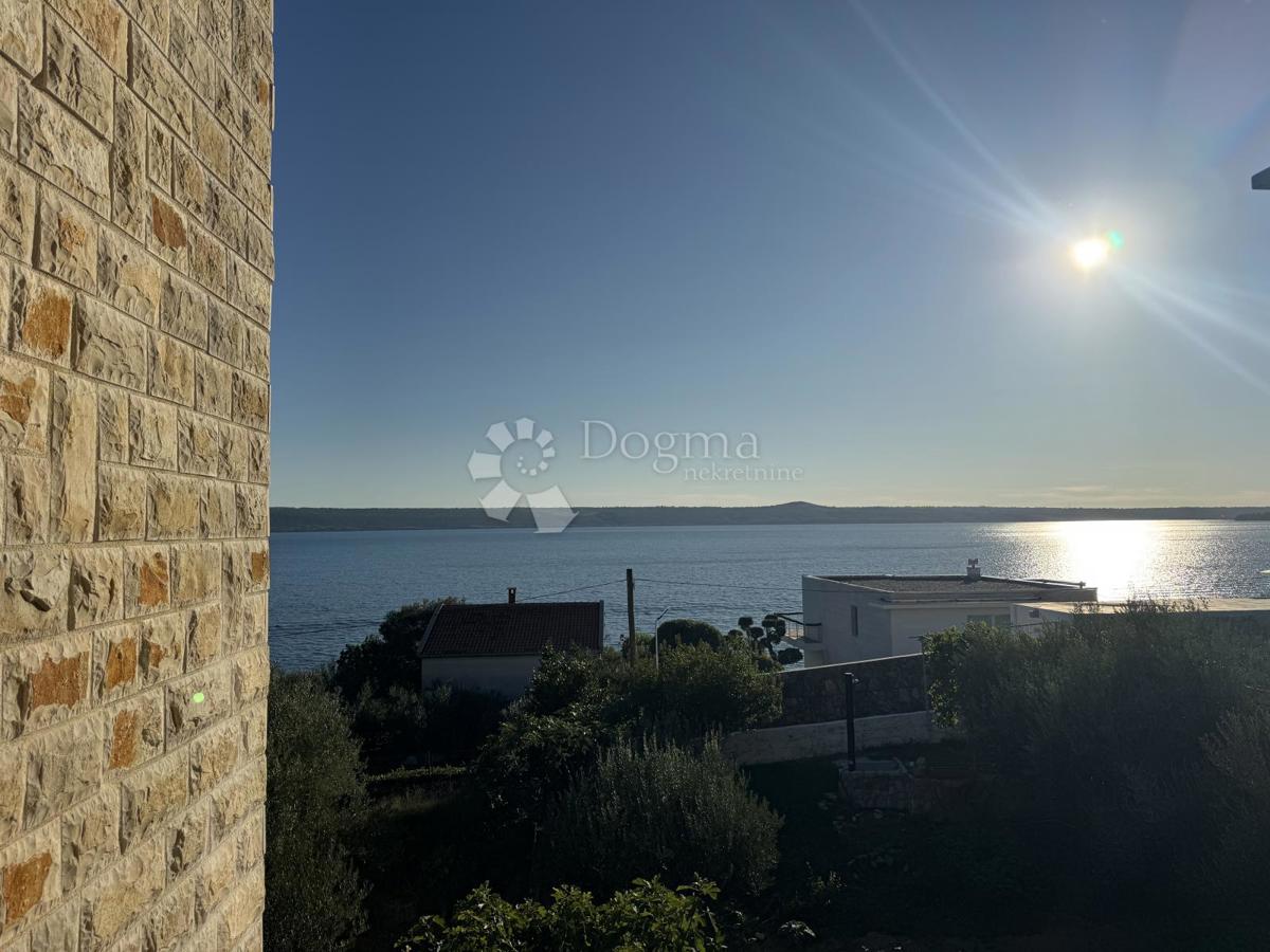 Allogio Maslenica, Jasenice, 107m2