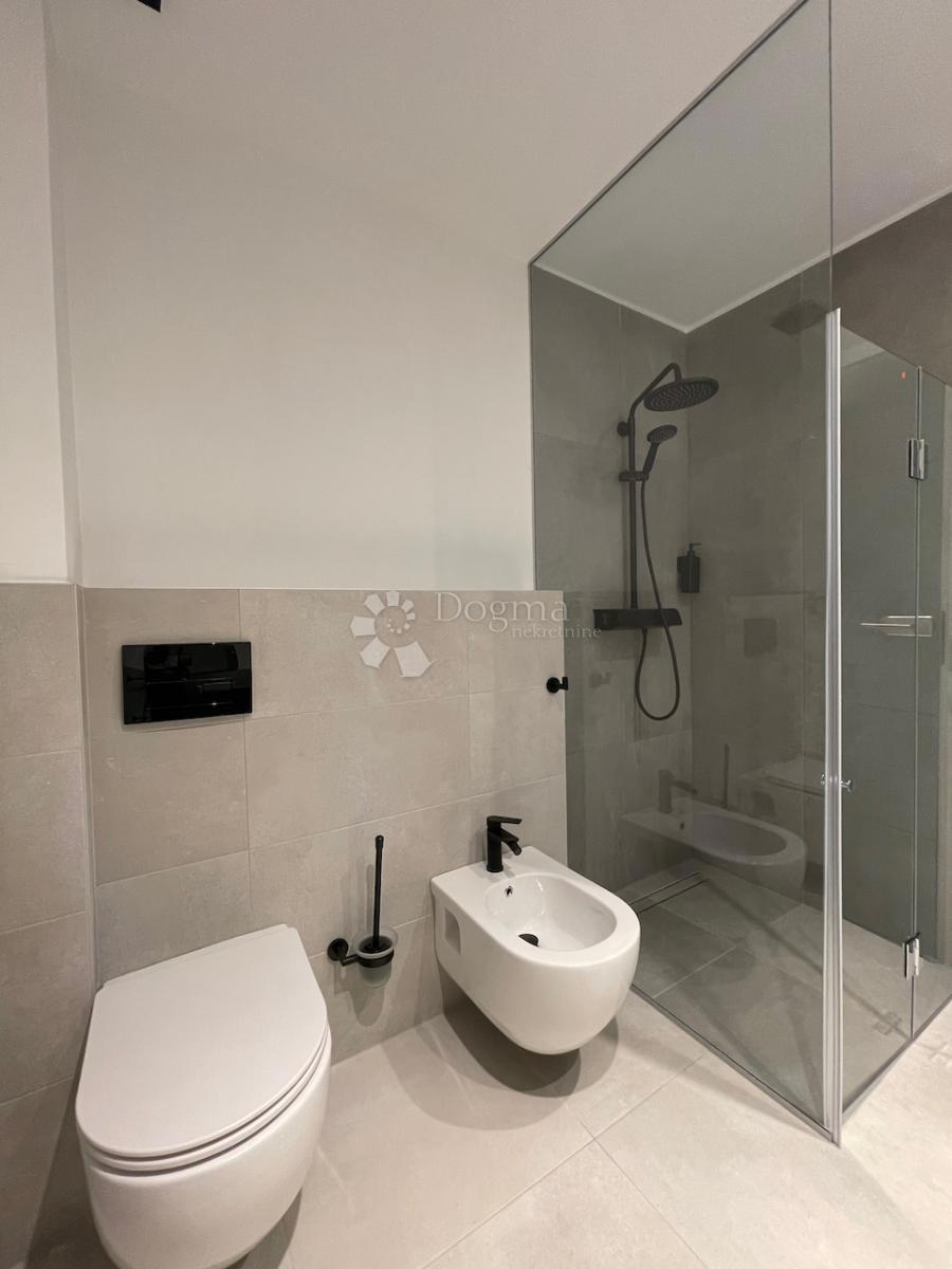 Allogio Maslenica, Jasenice, 107m2