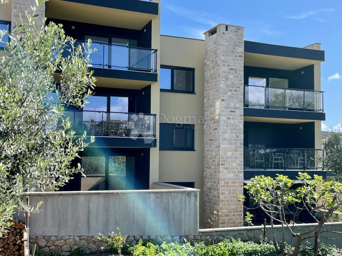 Allogio Maslenica, Jasenice, 107m2