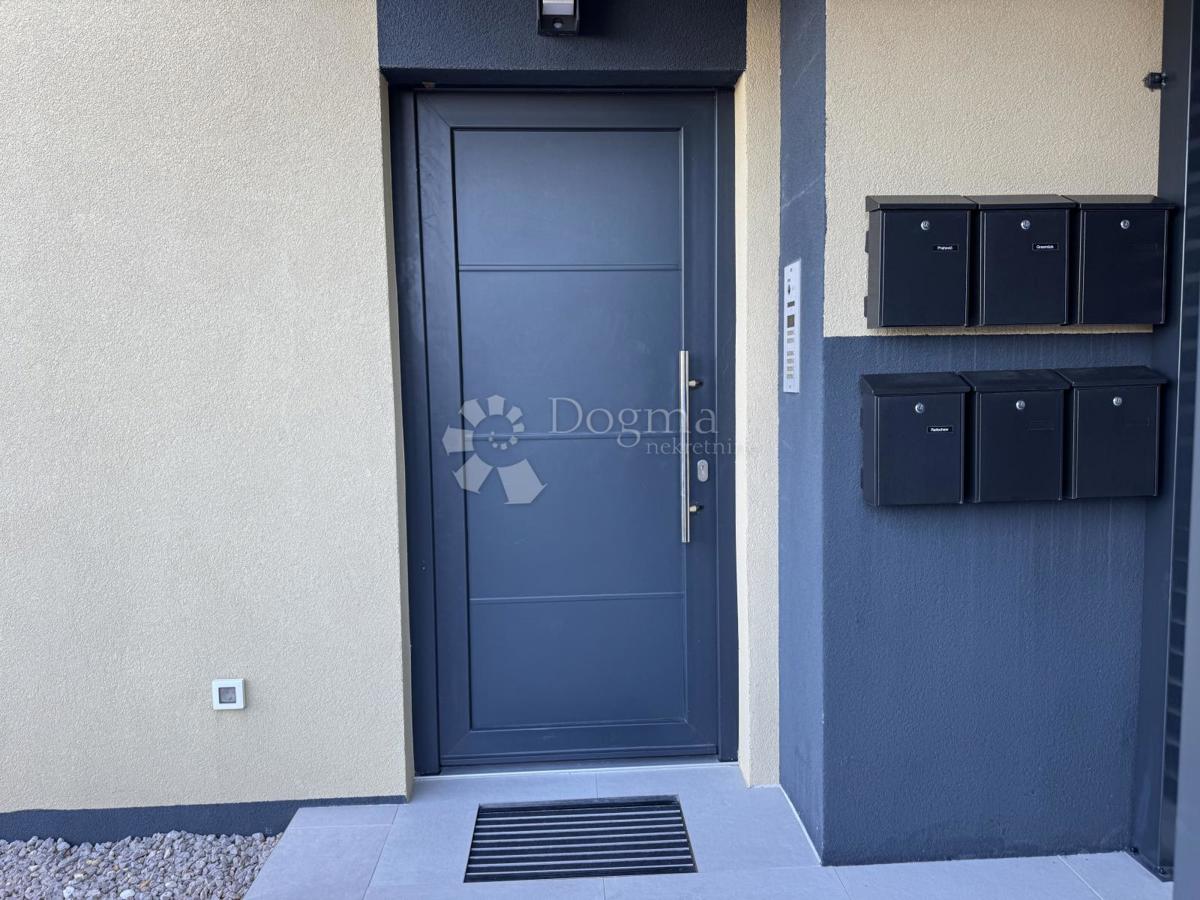 Allogio Maslenica, Jasenice, 107m2