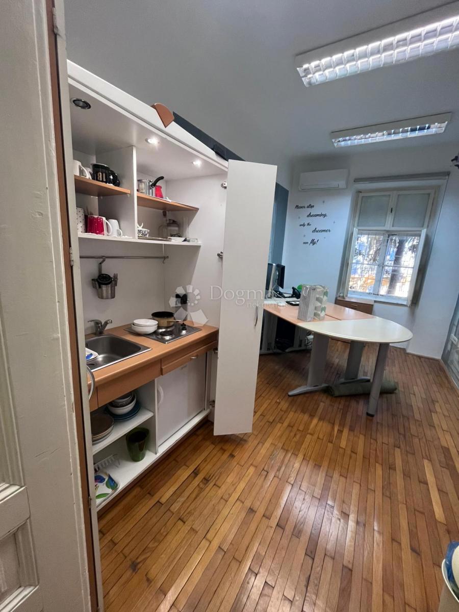 Allogio Opatija - Centar, Opatija, 65m2