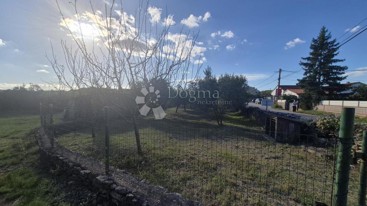 Terreno edificabile Peruški, Marčana, 493m2