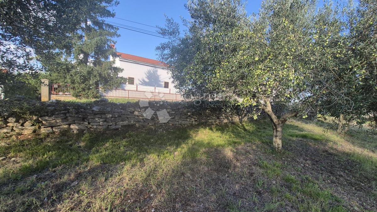 Terreno edificabile Peruški, Marčana, 493m2