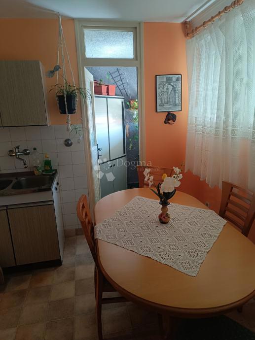 Allogio Varoš, Šibenik, 65m2