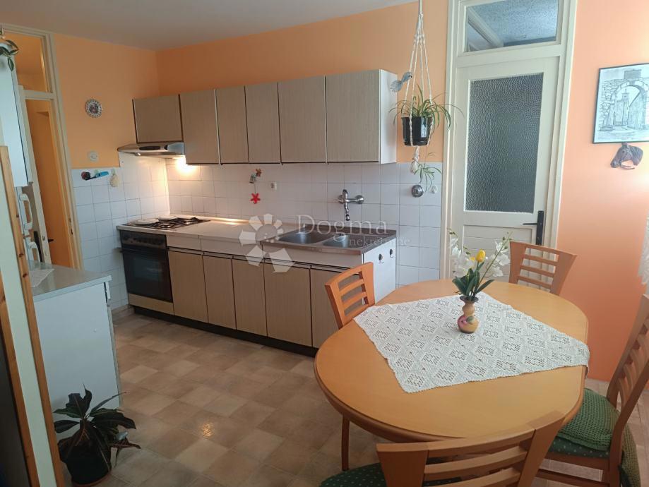 Allogio Varoš, Šibenik, 65m2