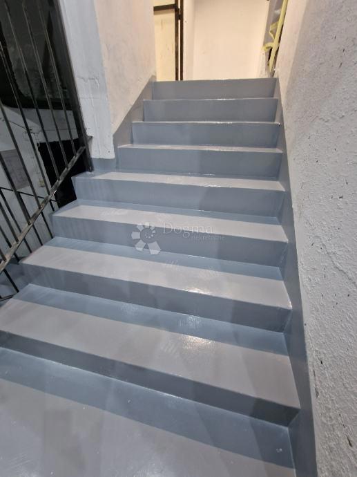 Locale commerciale Trešnjevka, Trešnjevka - Sjever, 555m2