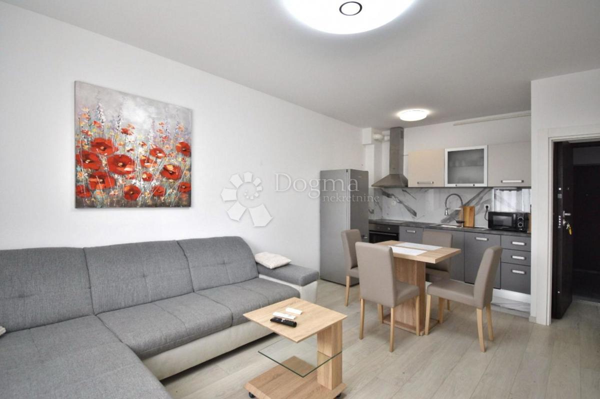 Allogio Centar, Pula, 55m2