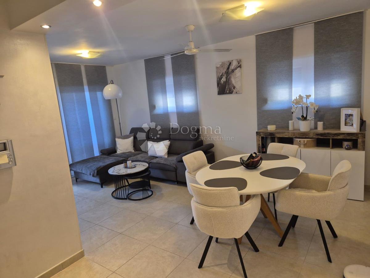 Appartamento con due camere a pochi passi dal mare – Okrug Gornji