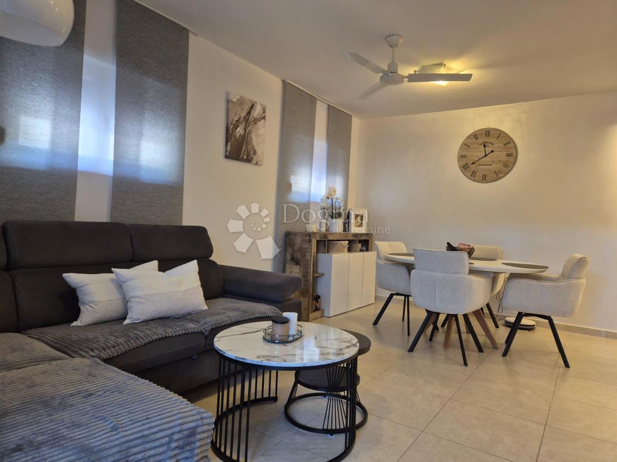 Appartamento con due camere a pochi passi dal mare – Okrug Gornji