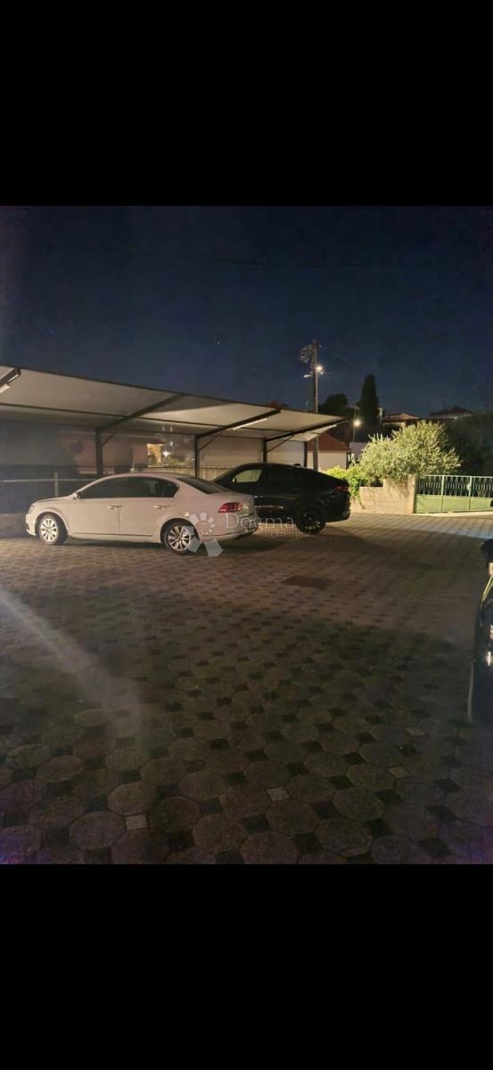 Appartamento con due camere a pochi passi dal mare – Okrug Gornji