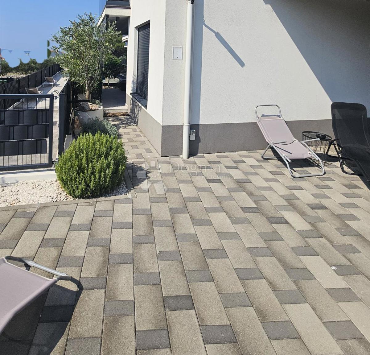 Allogio Okrug Gornji, Okrug, 73,63m2