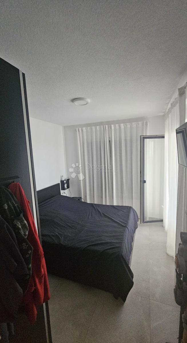 Allogio Okrug Gornji, Okrug, 73,63m2