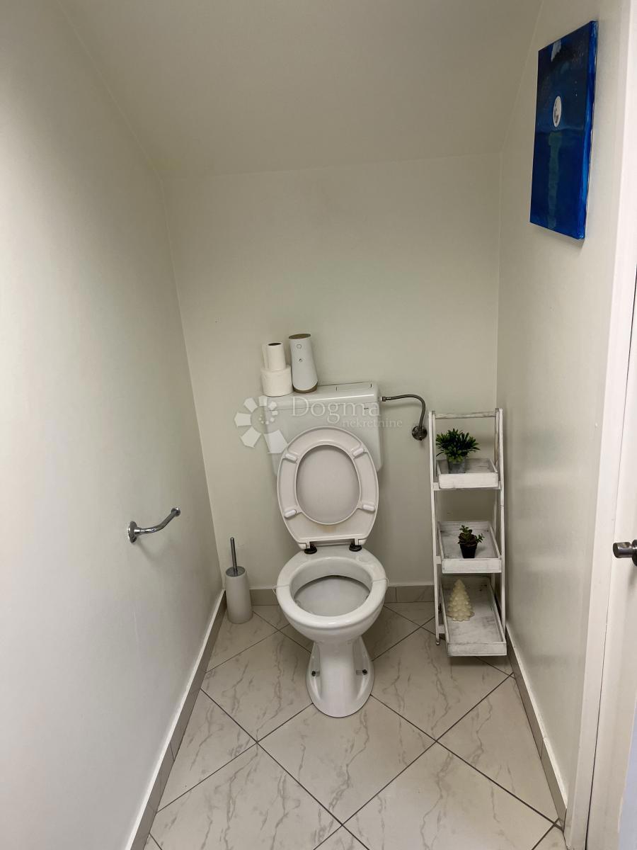 Locale commerciale Malešnica, Stenjevec, 78,44m2