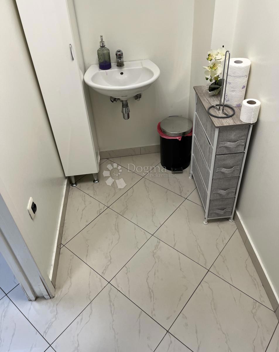 Locale commerciale Malešnica, Stenjevec, 78,44m2