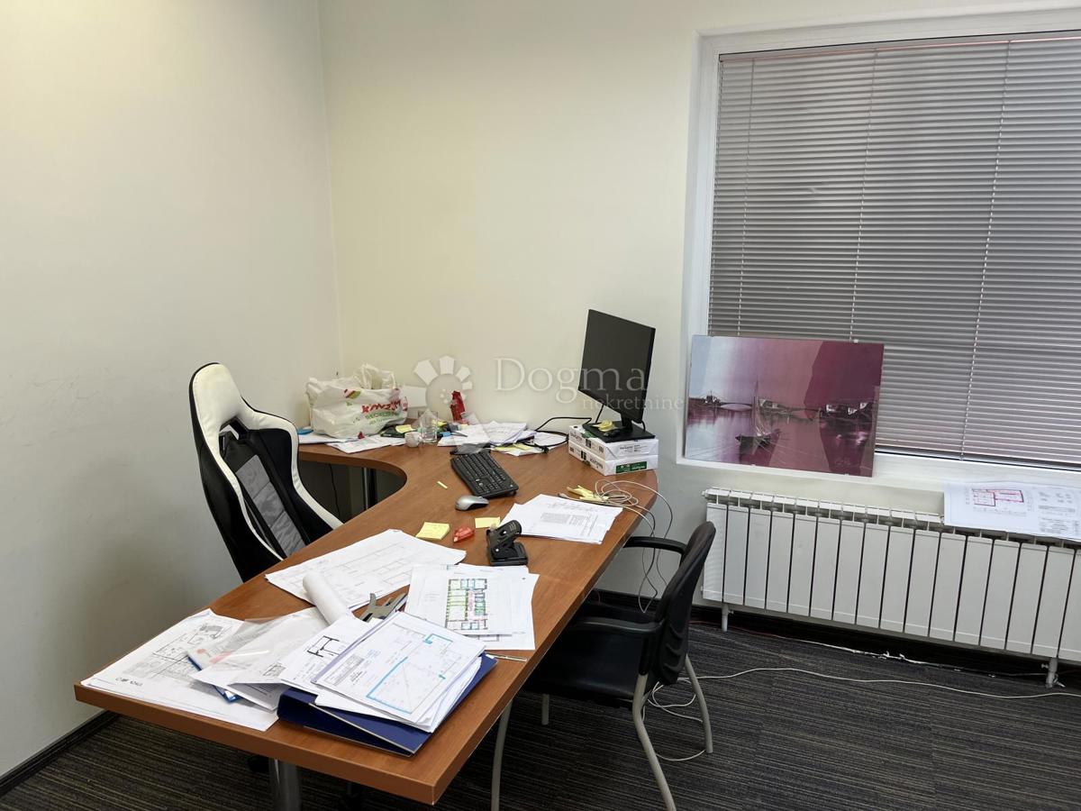 Locale commerciale Malešnica, Stenjevec, 78,44m2