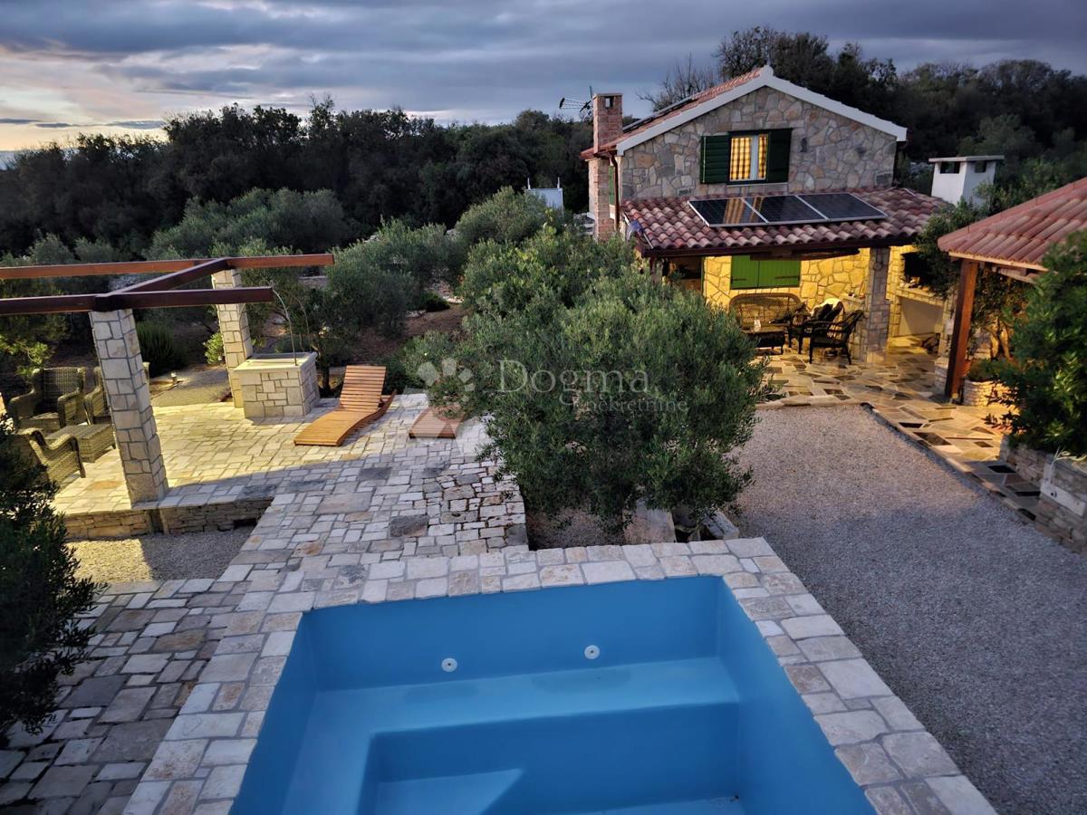 Oasi di pietra a Solta