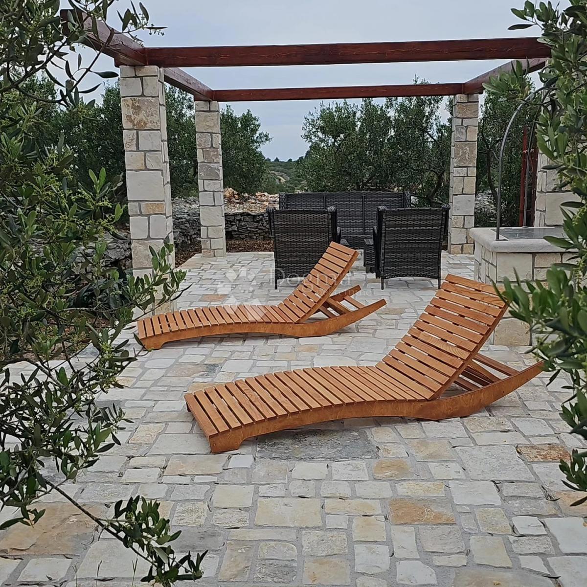 Oasi di pietra a Solta