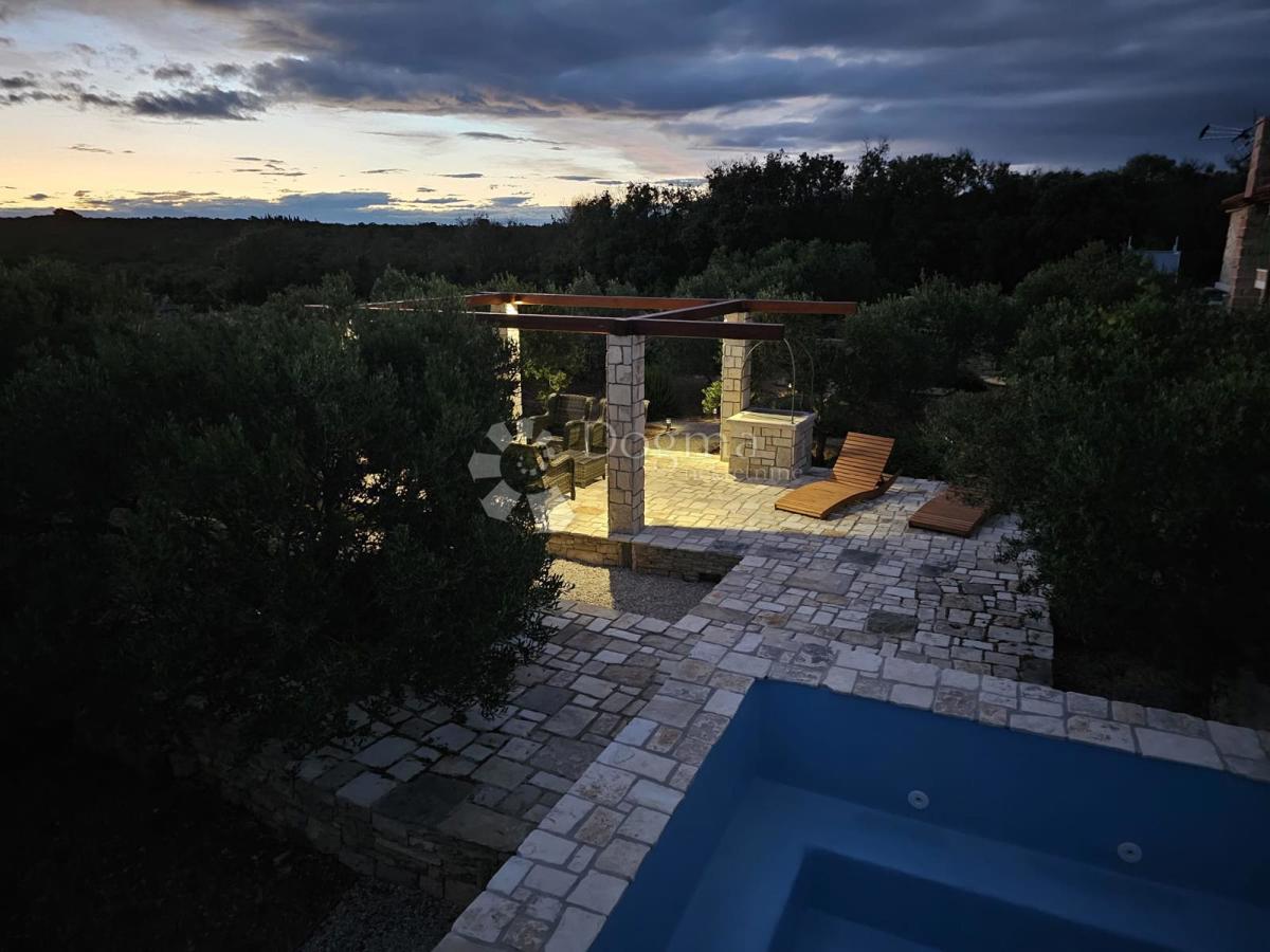 Oasi di pietra a Solta