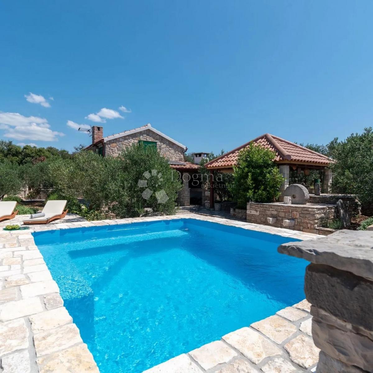 Oasi di pietra a Solta