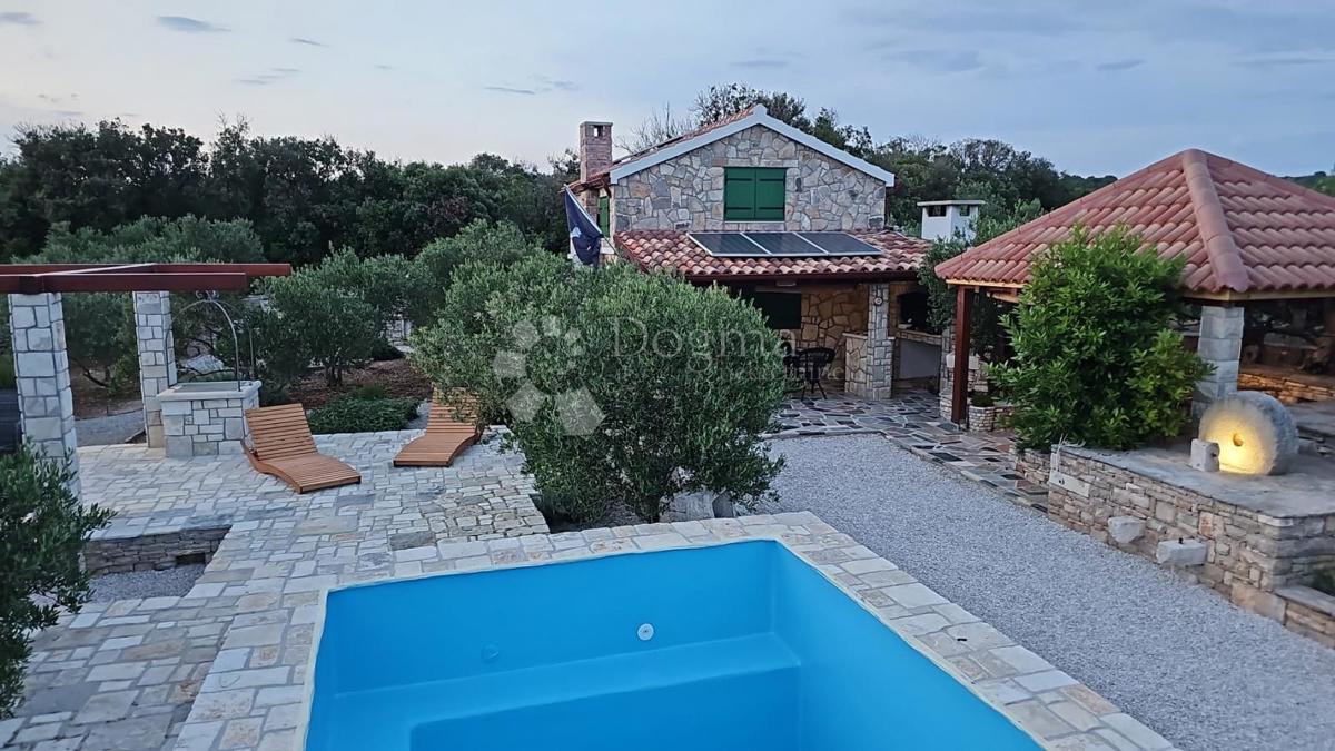 Oasi di pietra a Solta