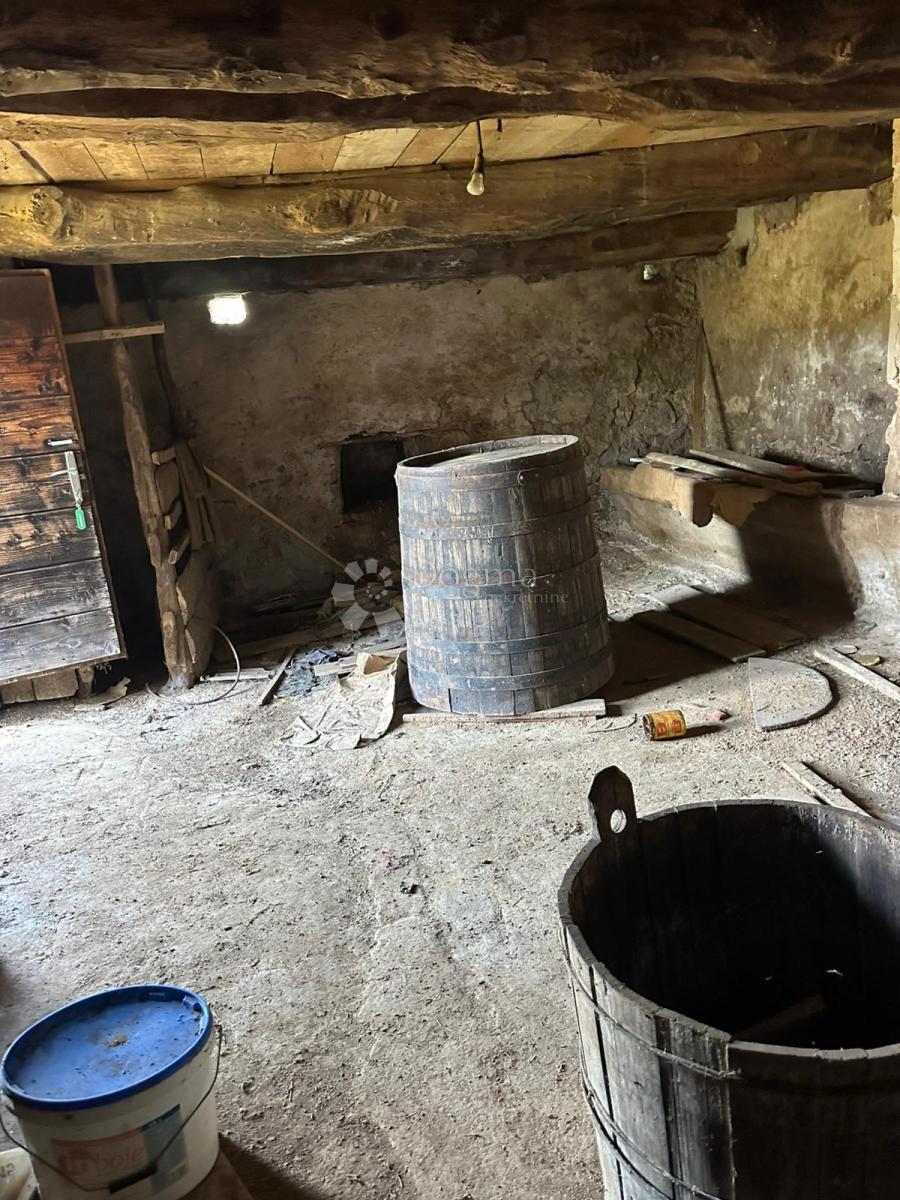 Casa Švica, Otočac, 900m2