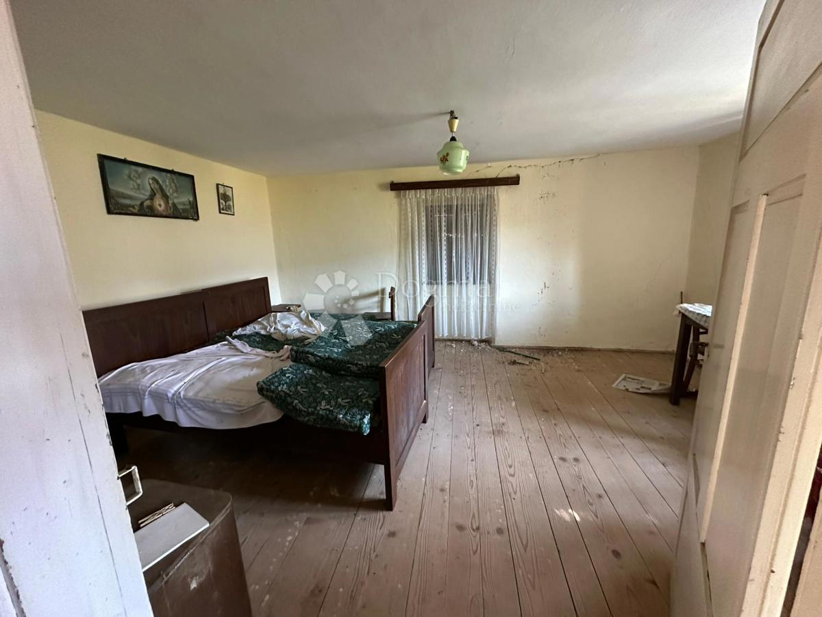 Casa Švica, Otočac, 900m2