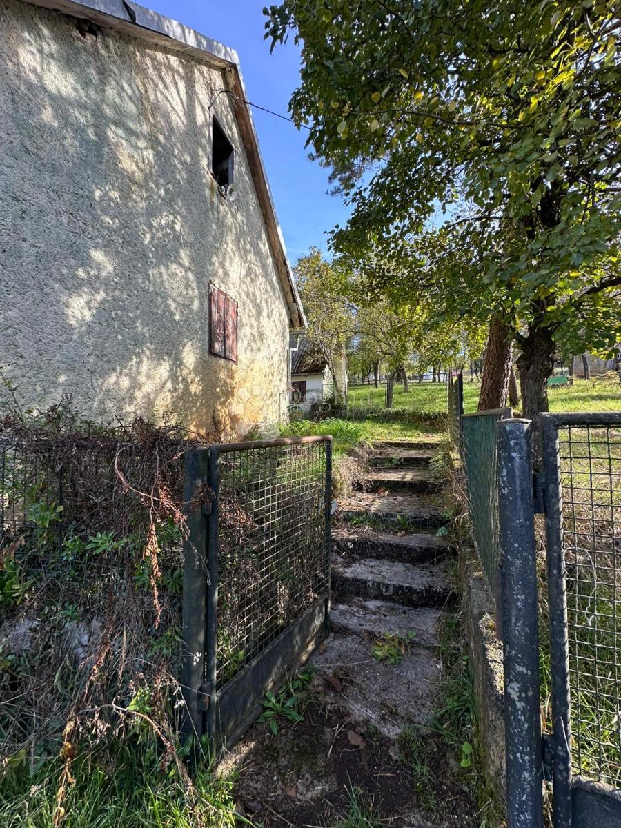 Casa Švica, Otočac, 900m2