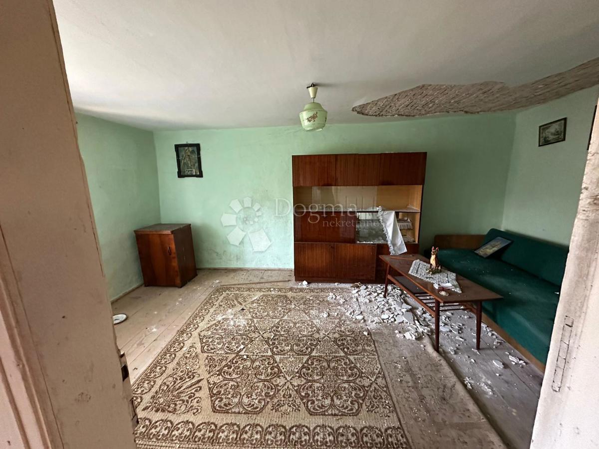 Casa Švica, Otočac, 900m2