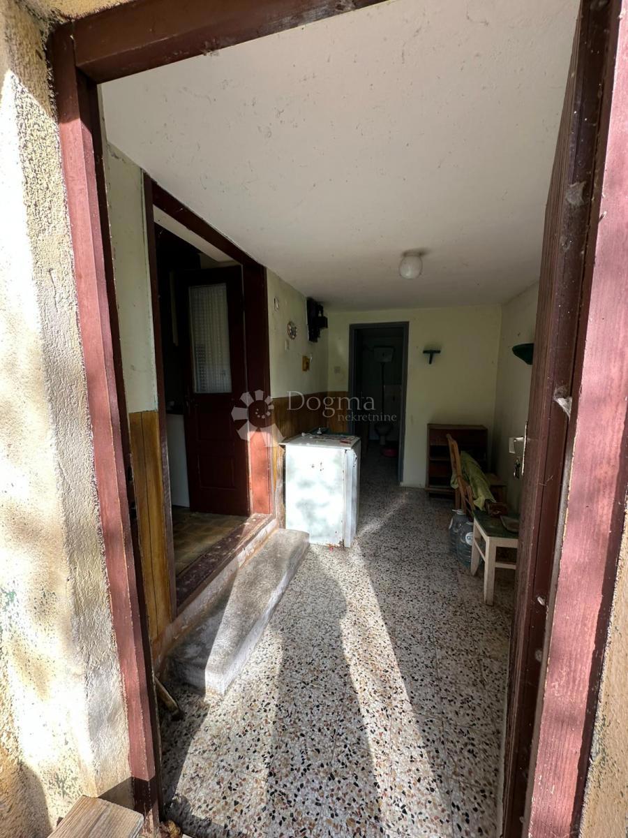 Casa Švica, Otočac, 900m2