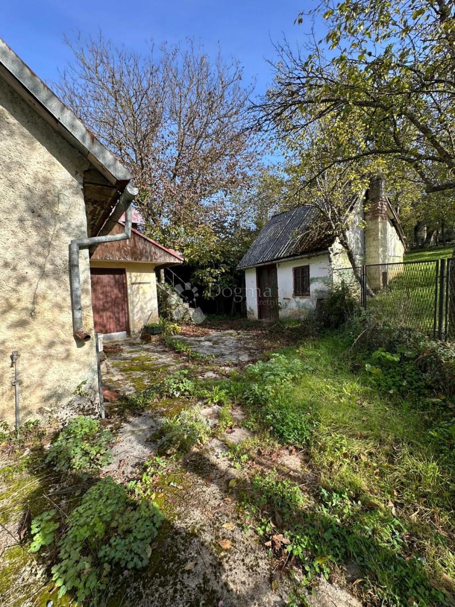 Casa Švica, Otočac, 900m2