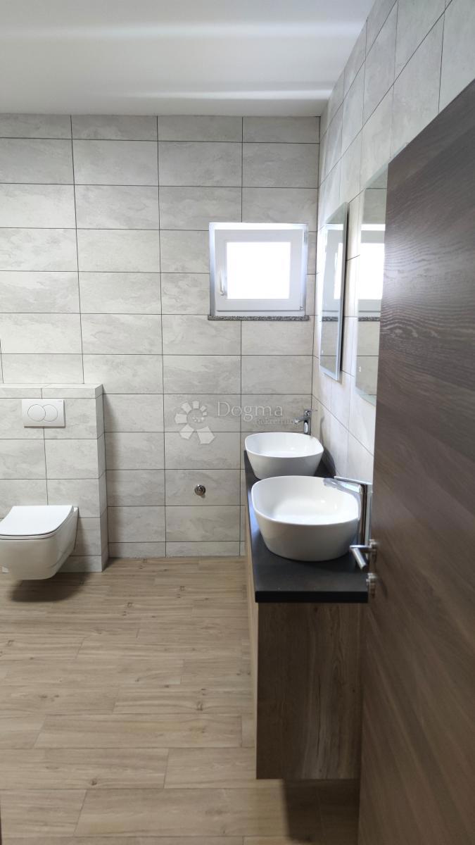 Casa Seline, Starigrad, 335,58m2