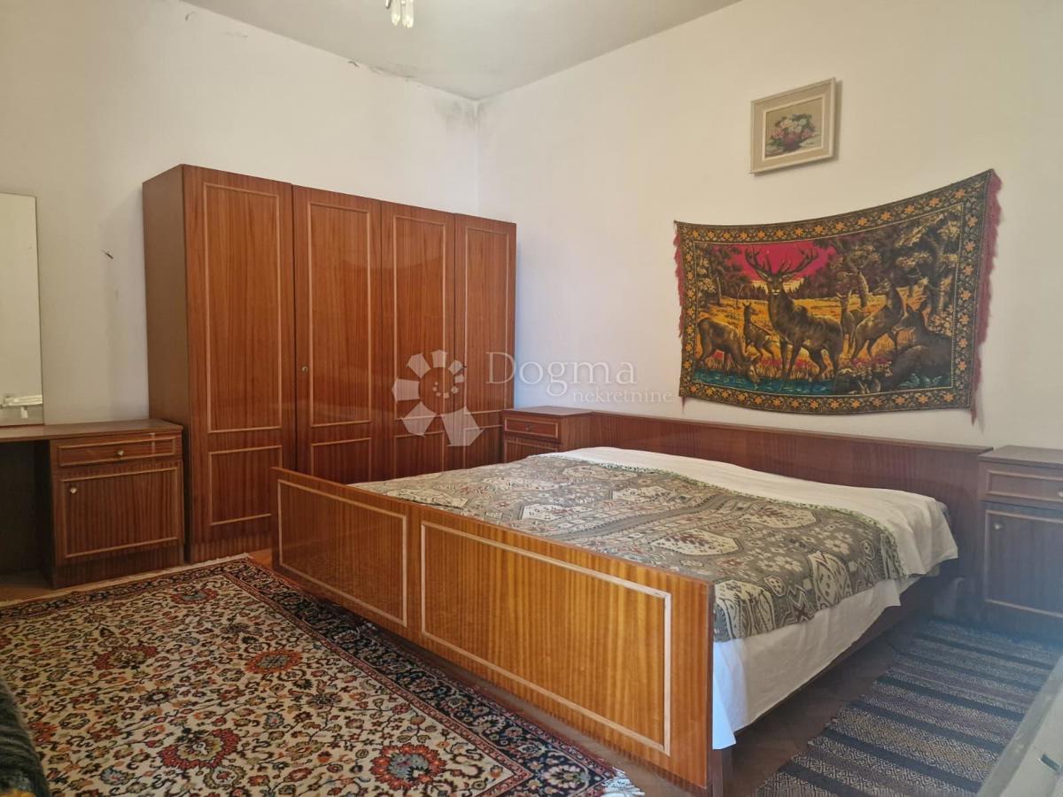 Posedarje – casa con vista mare e grande potenziale