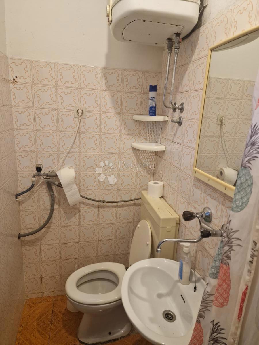 Posedarje – casa con vista mare e grande potenziale