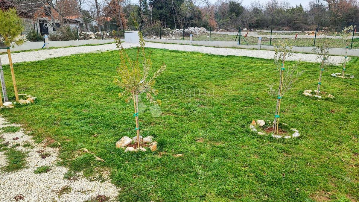 Terreno di alta qualità con pozzo d'acqua a 500 m dal mare