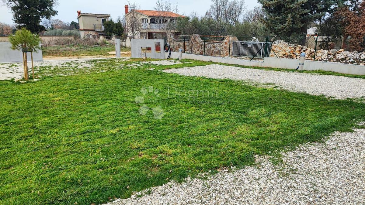 Terreno di alta qualità con pozzo d'acqua a 500 m dal mare