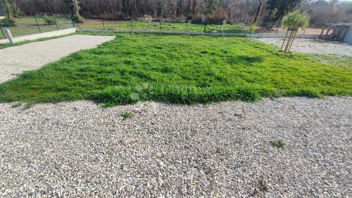 Terreno di alta qualità con pozzo d'acqua a 500 m dal mare