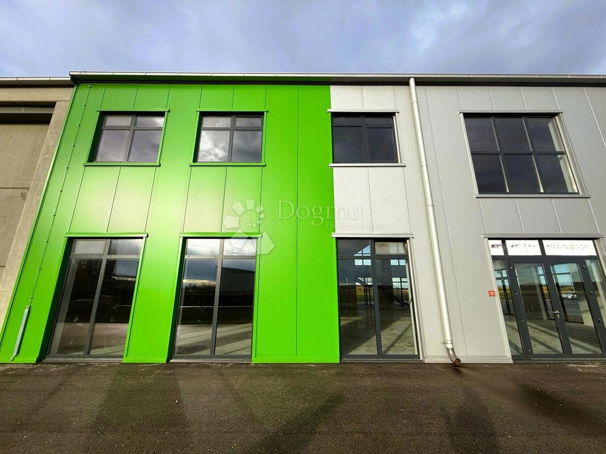 Locale commerciale Koprivnički Ivanec, 31.199m2