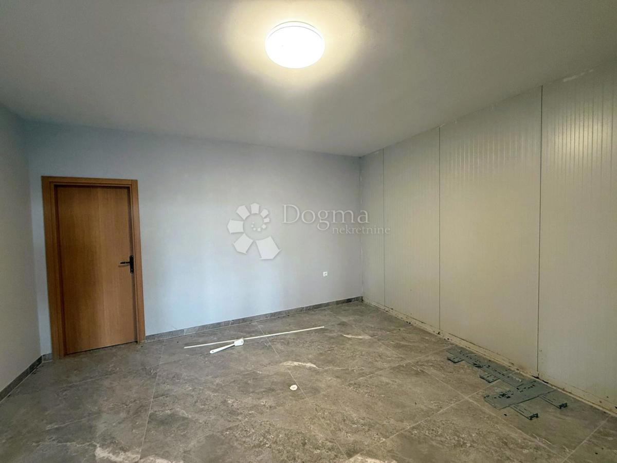 Locale commerciale Koprivnički Ivanec, 31.199m2