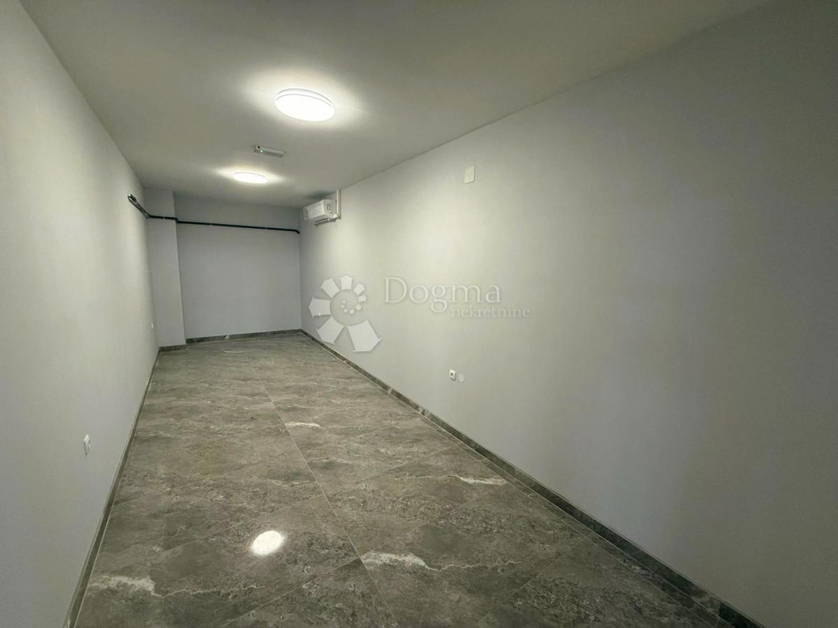 Locale commerciale Koprivnički Ivanec, 31.199m2