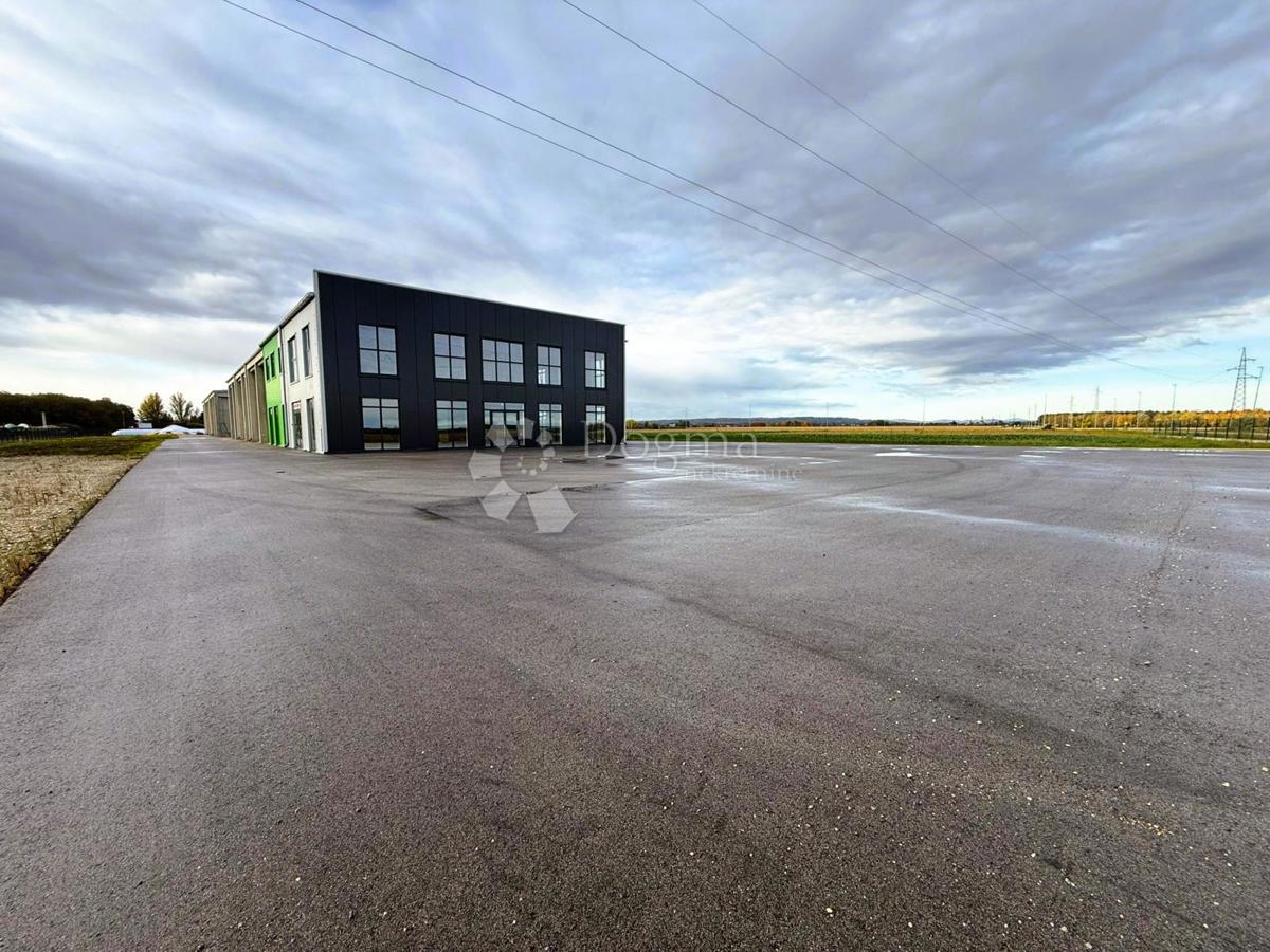Locale commerciale Koprivnički Ivanec, 31.199m2