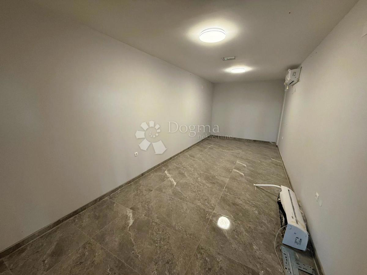 Locale commerciale Koprivnički Ivanec, 31.199m2