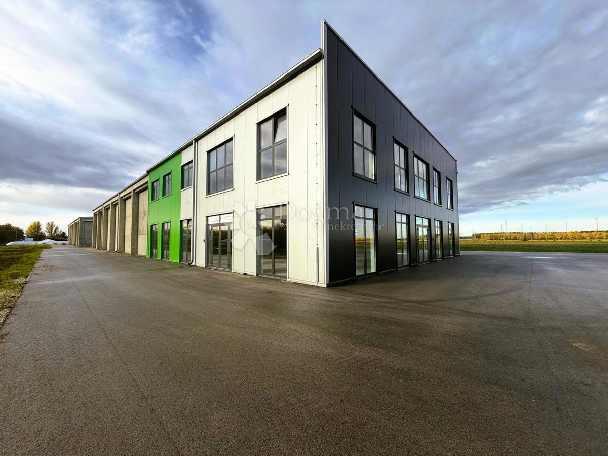 Locale commerciale Koprivnički Ivanec, 31.199m2